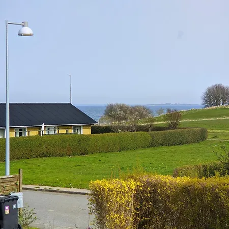 펜션 Ved Og Lystbadhavn - Aero Søby